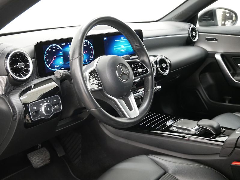Mercedes-Benz CLA - fotka 14 z 27