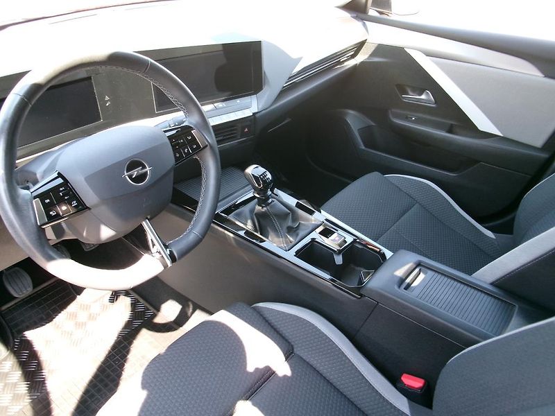 Opel Astra (2023) 1.2i KOUPENO ČR,1.MAJITEL - fotka 9 z 15