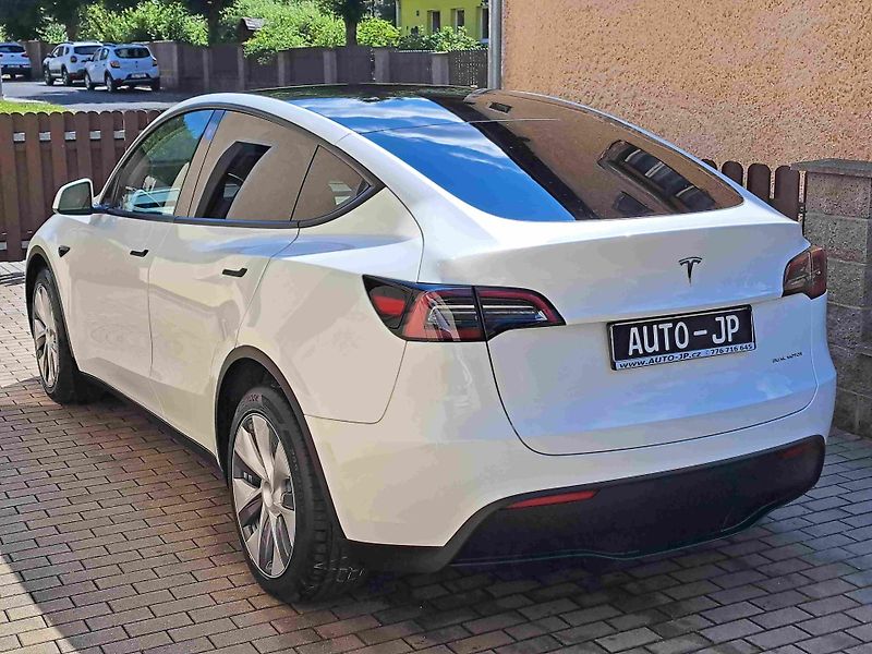 Tesla Model Y (2023) AWD Long Range  ACC  LED  NAVI - fotka 5 z 17
