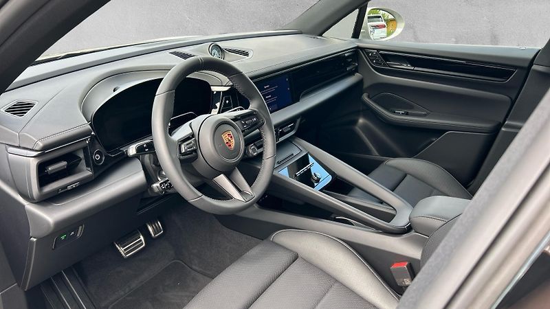 Porsche Macan (2026) 4S Electric - fotka 15 z 30
