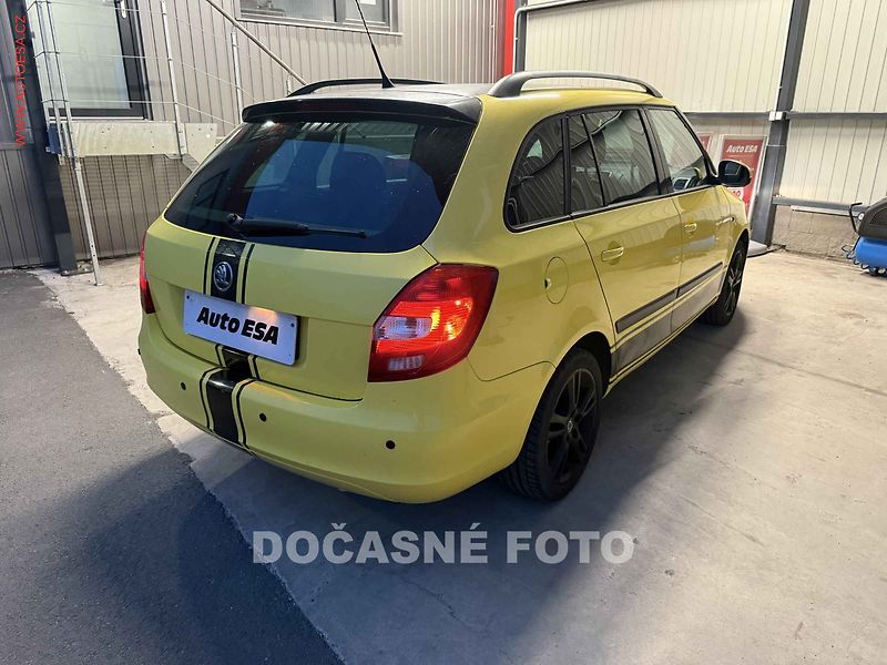 Škoda Fabia (2008) 1.6i, 2.maj, AC, temp, STK6 - fotka 2 z 3