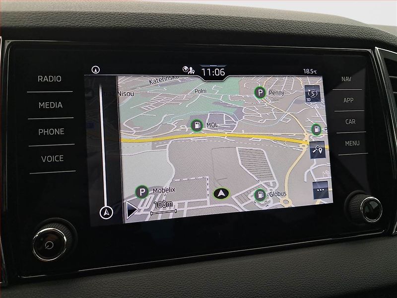 Škoda Karoq (2023) Ambition 1.0 TSI - fotka 12 z 21