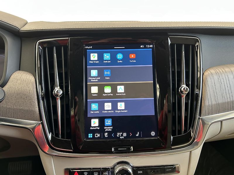 Volvo V90 2.0  B5 4x4 Cross Country Plus - fotka 26 z 30