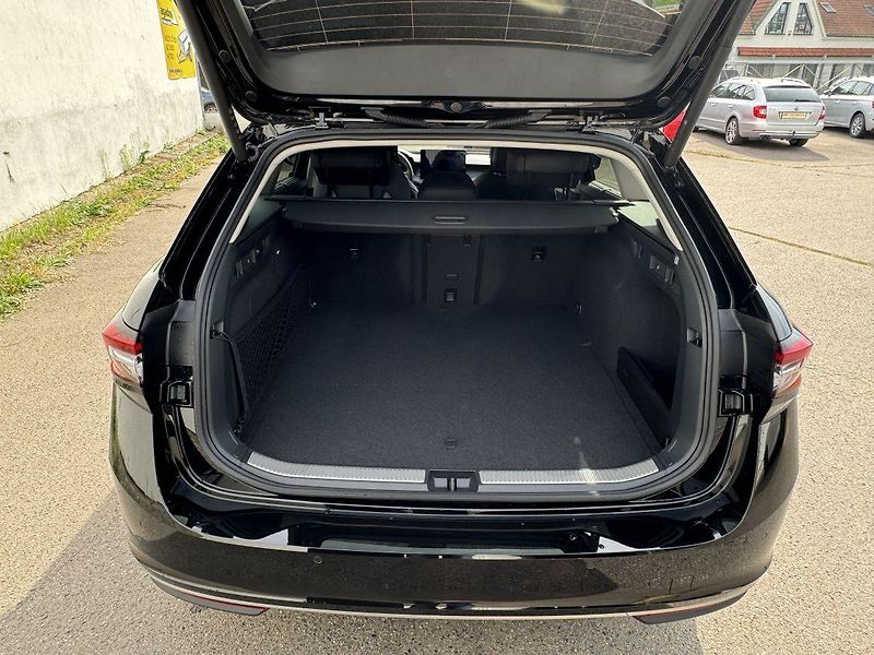Škoda Superb (2024) Combi L&K iV 1,5 TSI DSG  - fotka 12 z 15
