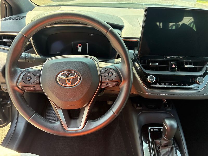 Toyota Corolla 1.8i HYBRID Aut Kamera ČR DPH - fotka 10 z 19