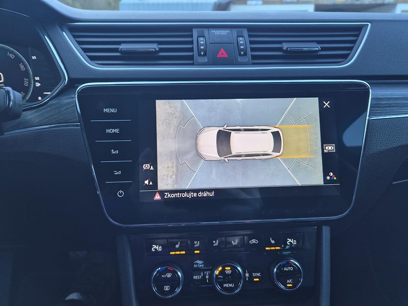 Škoda Superb Combi 2,0TDi DSG 110kw 17ALU - fotka 33 z 48