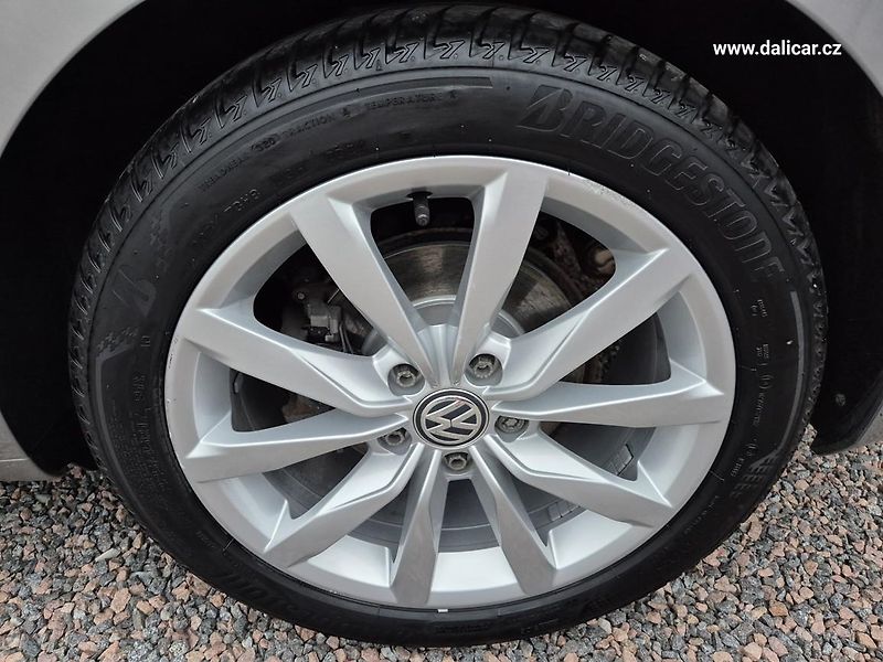 Volkswagen Golf Sportsvan (2016) 1.4TSi 110KW Highline NAVI - fotka 54 z 57