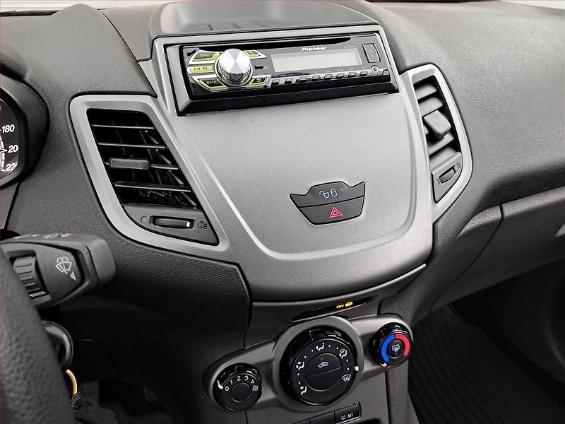 Ford Fiesta (2015) 1.25, Serv.kniha - fotka 11 z 14