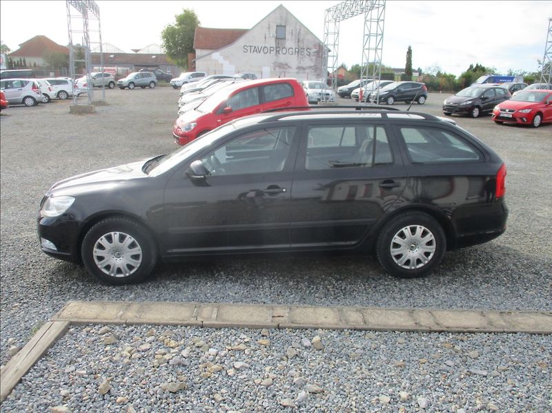 Škoda Octavia 1,6 TDI, aut.klima,Cebia,2.maj - fotka 4 z 23