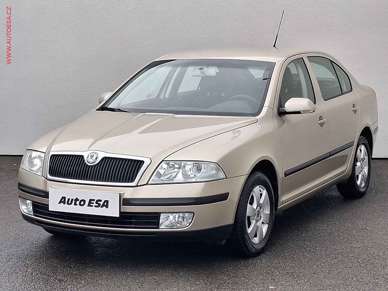 Škoda Octavia (2005) 2.0 FSi, ČR, Elegance - fotka 3 z 13