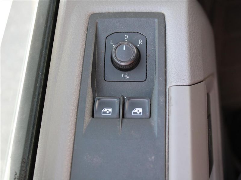 Volkswagen Crafter 2,0 TDi 35 DR 215tkm. Tažné ČR - fotka 11 z 21