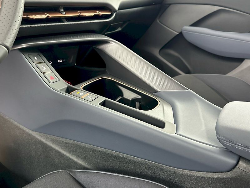 Cupra Terramar (2026) VZ 2.0 TSI 195kW 4x4 DSG - fotka 25 z 34