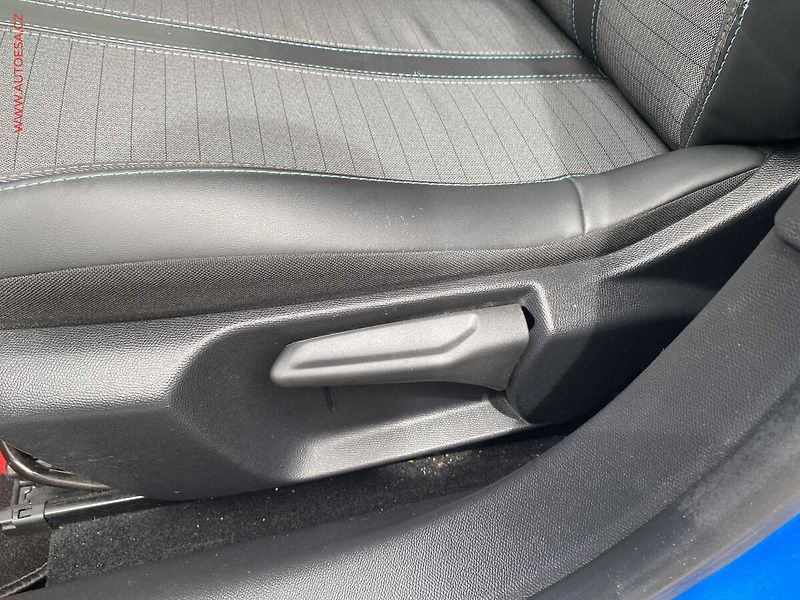 Peugeot 208 (2022) 1.2 PT, Allure, LED, kamera - fotka 14 z 18