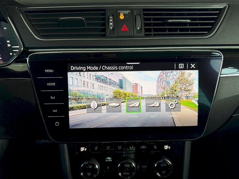Škoda Superb (2021) Laurin & Klement 2.0 TDI / 147 - fotka 17 z 31