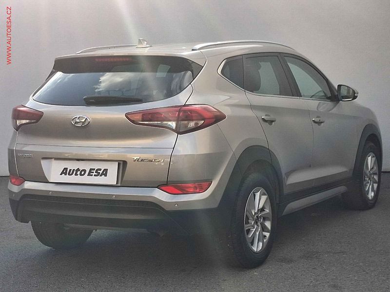 Hyundai Tucson (2017) 1.7 CRDi, AT, navi, kamera - fotka 4 z 19