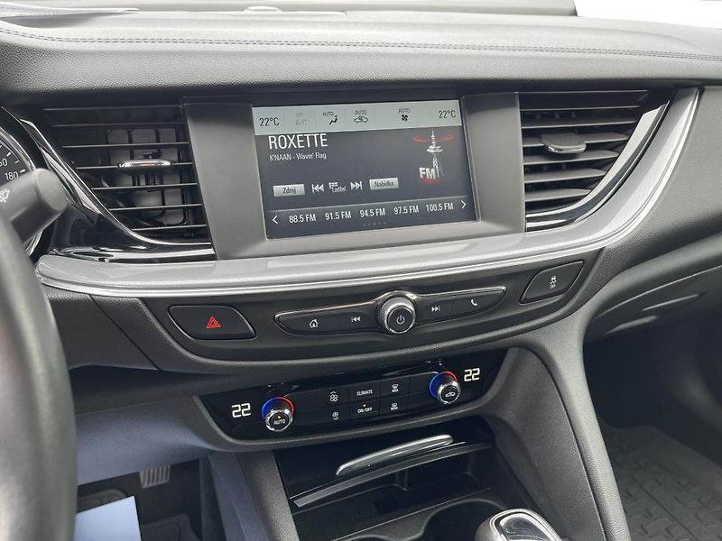 Opel Insignia 2.0CDTi 125kW AT-NEHAV-DPH-ČR! - fotka 24 z 32