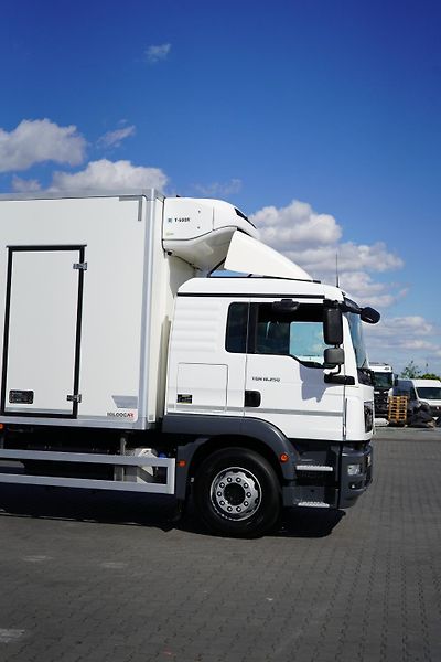 MAN TGM (2021) 18.250 / EURO 6 / CHŁODNIA + W - fotka 29 z 45