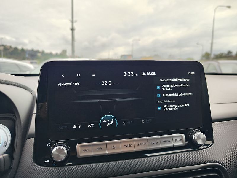 Hyundai Kona EV/64kWh Czech Edition AT - fotka 23 z 35