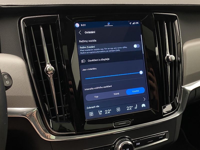 Volvo V90 T8 AWD RECHARGE DARK PLUS AUT - fotka 51 z 65