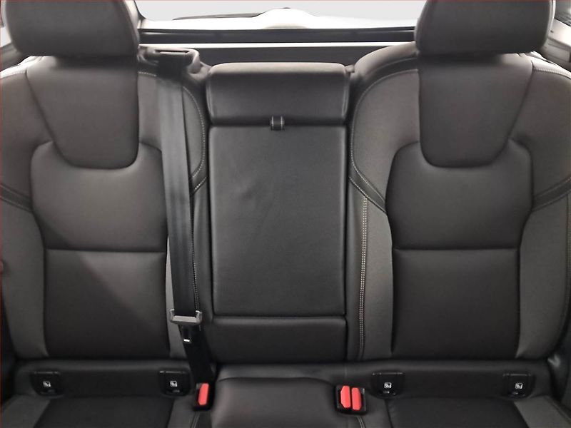 Volvo XC60 (2024) B4 AWD - fotka 10 z 20