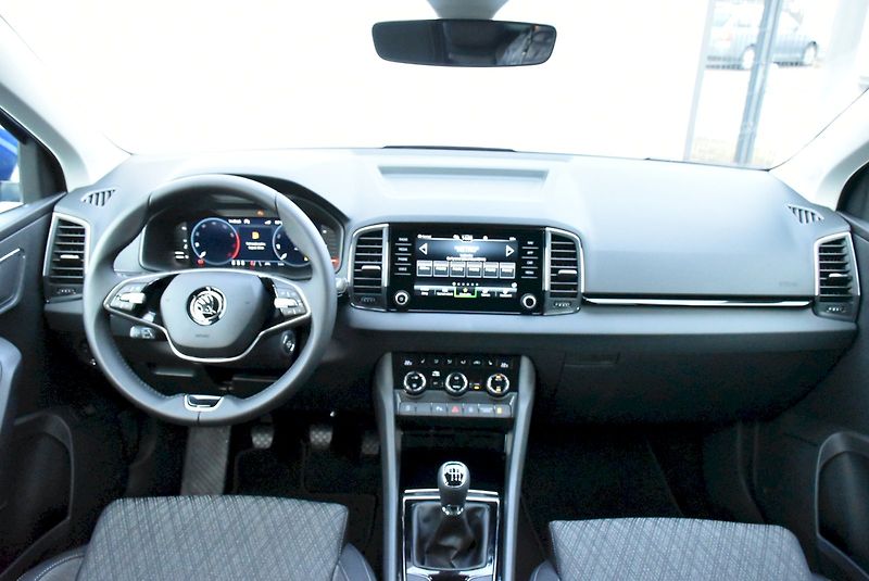 Škoda Karoq (2025) Top Selection 1,5 TSI 110 kW 6 - fotka 5 z 24