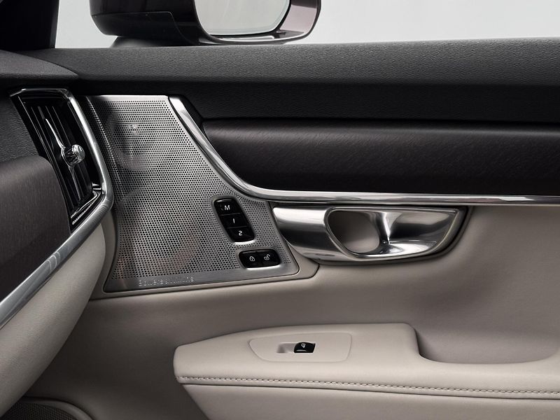 Volvo V90 CC D5 AWD PRO POLESTAR CZ AUT  - fotka 28 z 42