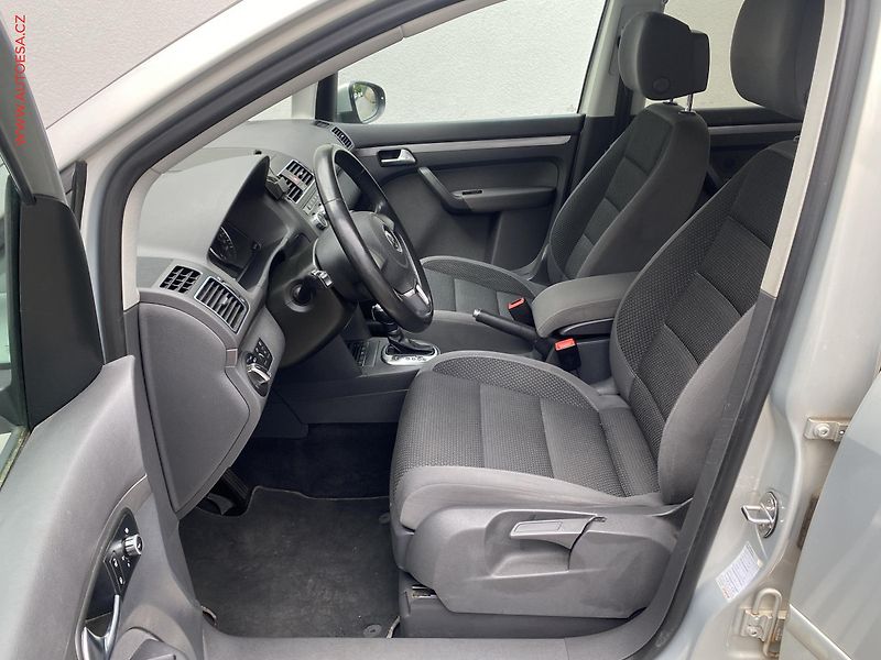 Volkswagen Touran (2013) 1.6 TDi, Comfortline, DSG - fotka 10 z 18