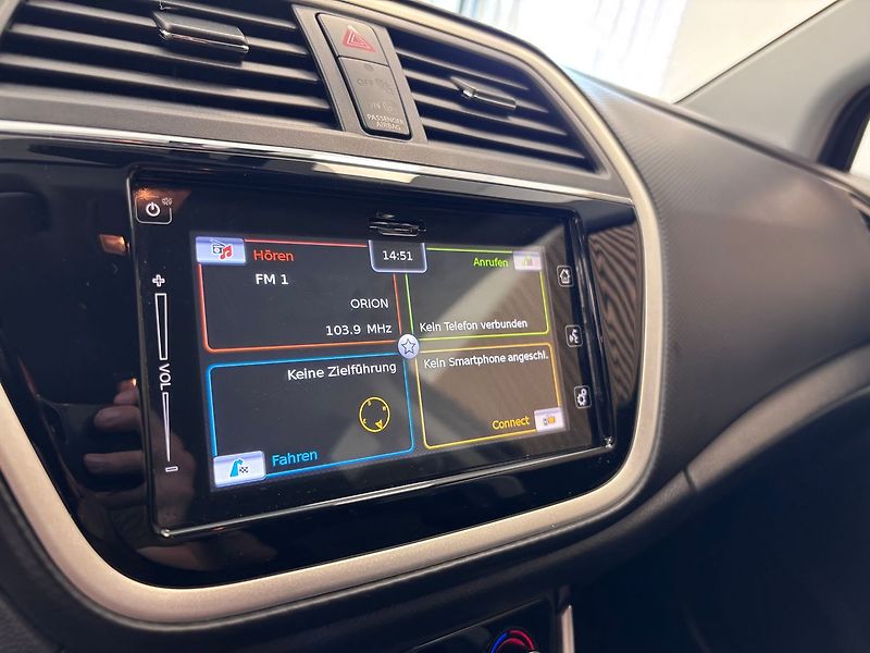 Suzuki SX4 S-Cross Comfort+ 4x4 Navigace /Xenony - fotka 14 z 29