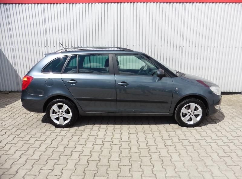 Škoda Fabia II Combi 1.2 TSi Elegance 77kW - fotka 4 z 16