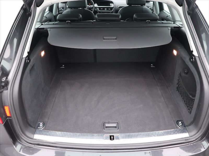 Audi A4 2,0 TDi 100kW Kůže Pano Navi - fotka 9 z 34