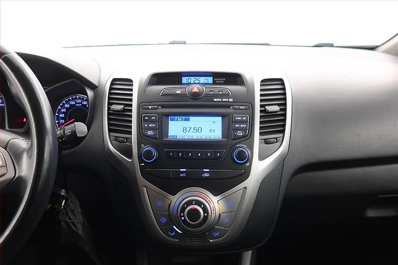 Hyundai ix20 (2015) 1.4 CVVT, Serv.kniha - fotka 12 z 15