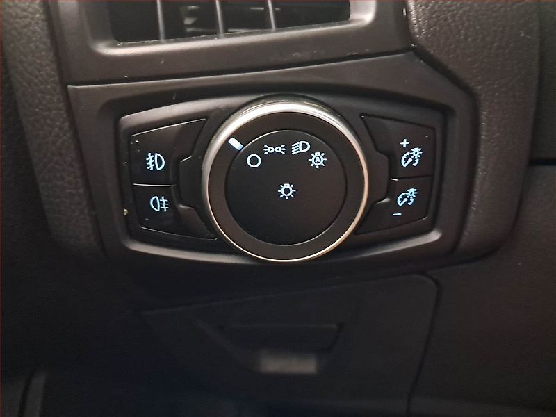 Ford Focus (2016) 2.0 TDCi, ČR,1.maj, Xenony - fotka 20 z 22