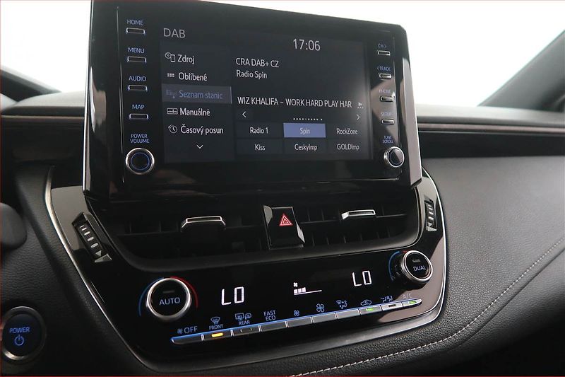 Toyota Corolla (2021) 2.0 Hybrid, Automat - fotka 12 z 19