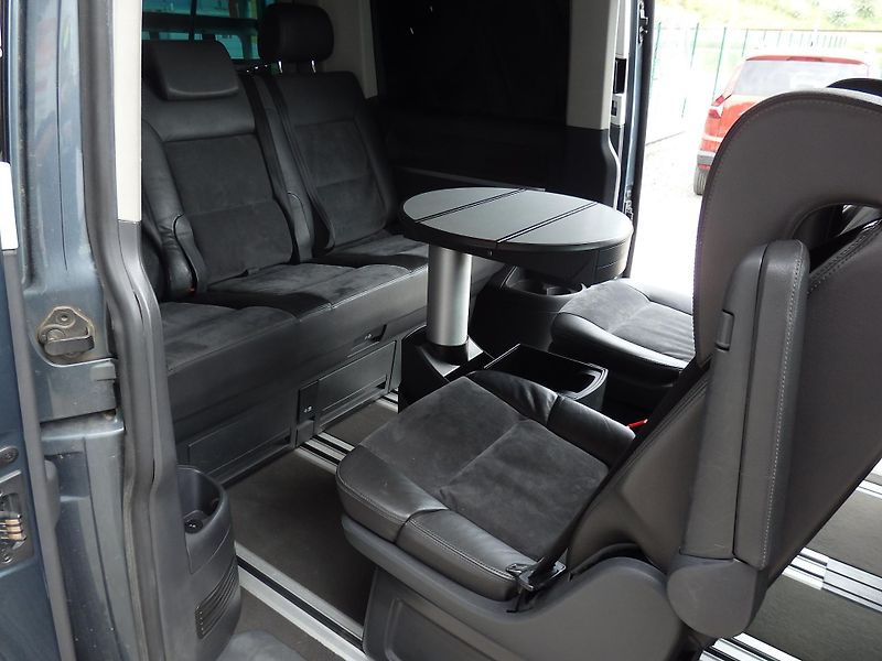 Volkswagen Multivan 2,5 TDi KLIMATIZACE - fotka 12 z 19