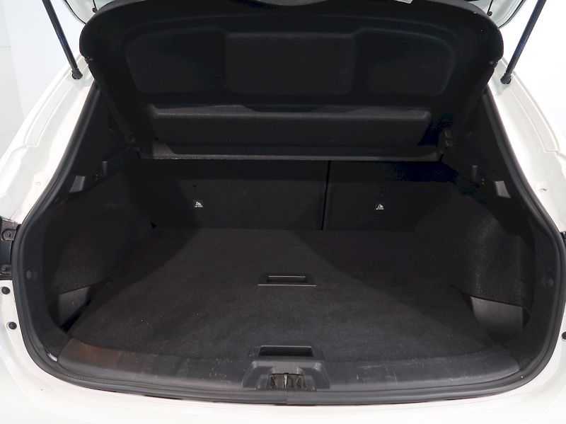 Nissan Qashqai (2021) 1.3DiG-T 103KW TAŽNÉ 360*CAMER - fotka 31 z 33
