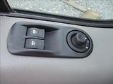 Renault Trafic 2,5 DCi, 8 míst, klima, tažné, - náhled 22