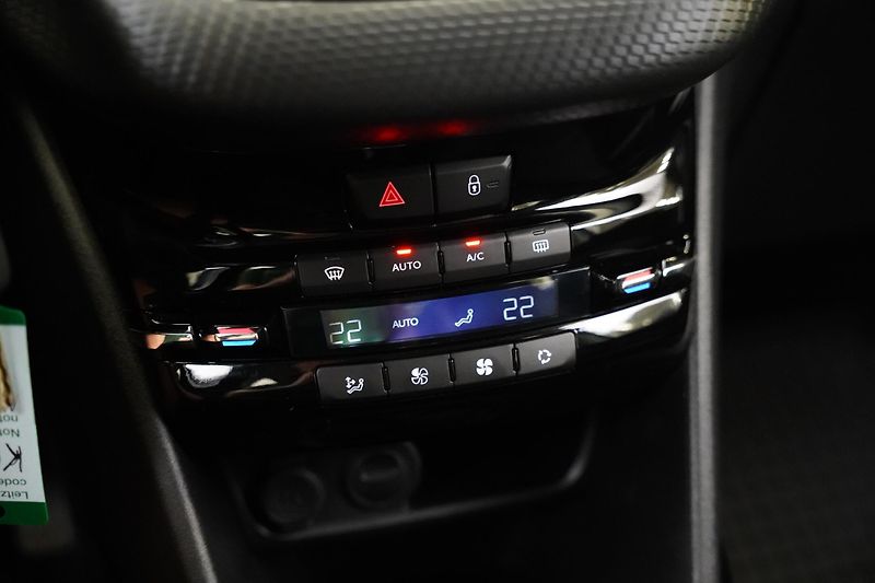 Peugeot 2008 - fotka 21 z 24