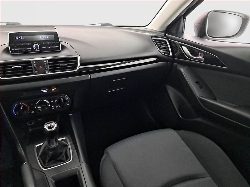Mazda 3 (2016) 1.5 Skyactiv-G - fotka 8 z 17