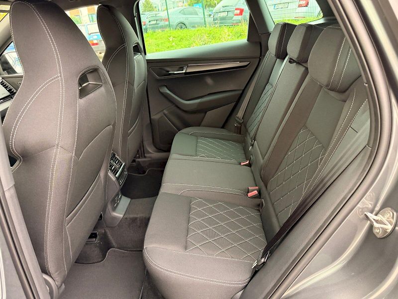 Škoda Karoq (2025) SPORTLINE TSI 1.5/110KW 7AP - fotka 33 z 35