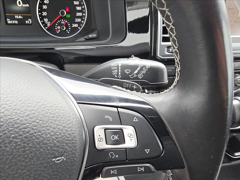 Volkswagen Multivan 2,0 TDi DSG BULLI KŮŽE 7 míst - fotka 18 z 50