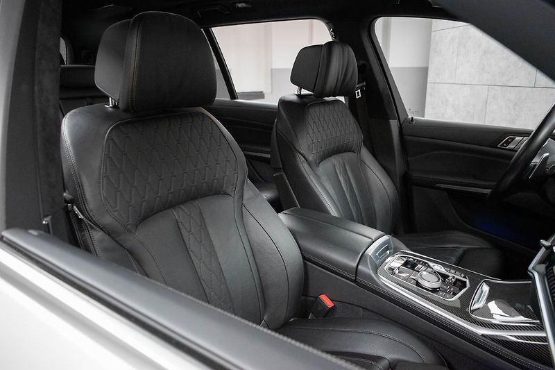 BMW X7 xD 40d ///M*TAŽNÉ*7.MÍST*ČR 1M - fotka 12 z 49