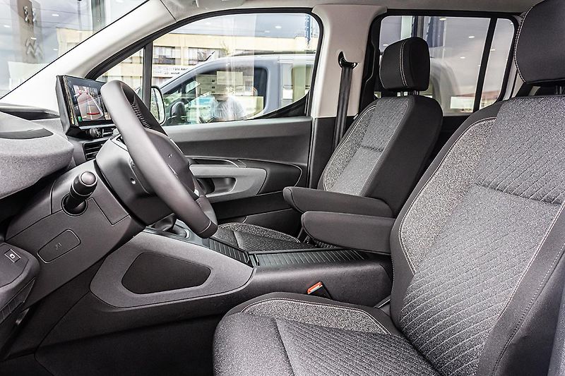 Peugeot Rifter (2026) 1,2   ALLURE PureTech 110 S&S - fotka 6 z 7
