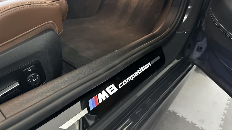 BMW M8 COMPETITION/TOP STAV/ZÁRUKA - fotka 49 z 50