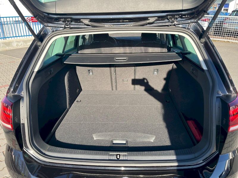 Volkswagen Golf (2020) VARIANT CL 1,0 TSI BMT OPF 6G - fotka 13 z 32