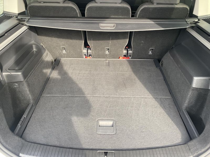 Volkswagen Touran 1.4 TSI 110kW-HIGHLINE - DSG - fotka 38 z 48