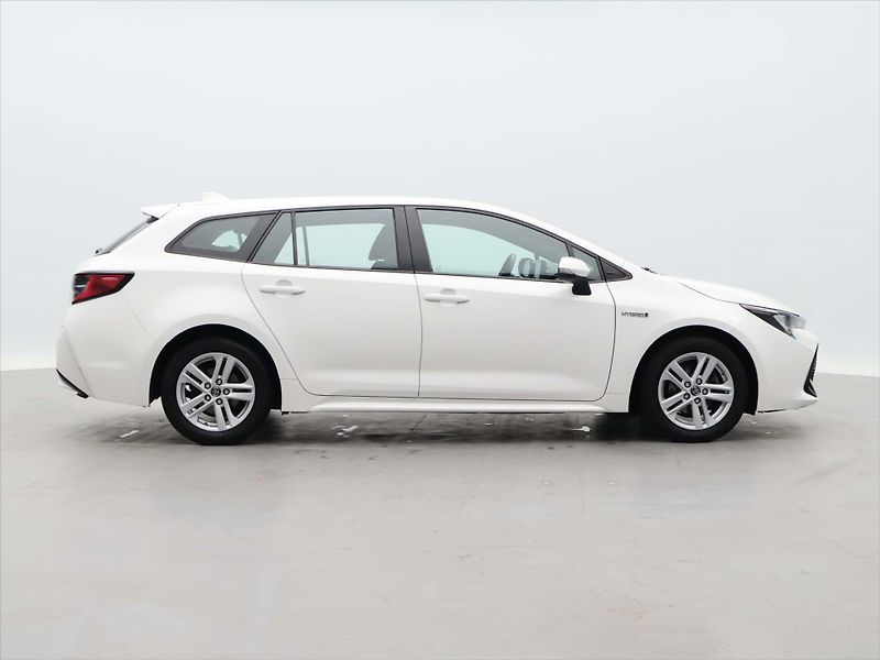 Toyota Corolla 1,8 Hybrid 72kW Aut. CZ DPH - fotka 8 z 24