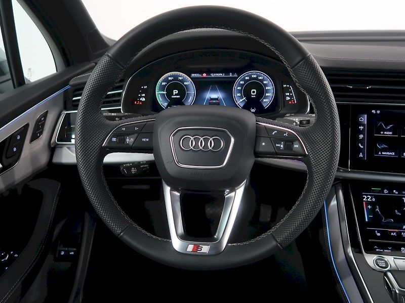 Audi Q7 (2025) S-LINE 60 TFSI e QUATTRO - fotka 17 z 35