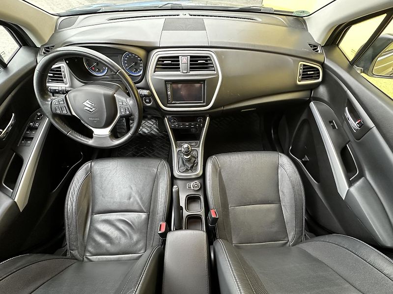 Suzuki SX4 S-Cross (2014) 1.6DDIS 4x4 COMFORT 2.Maj.  - fotka 11 z 36