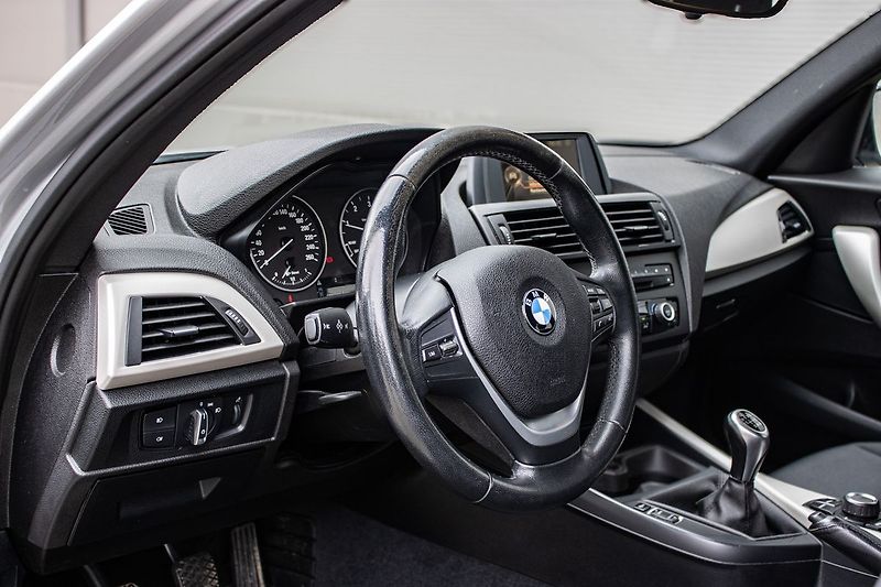 BMW Řada 1 116d, servisované - fotka 11 z 26