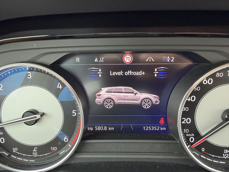 Volkswagen Touareg 3.0 TDI ČR DPH VZDUCH TAŽNÉ - fotka 19 z 48